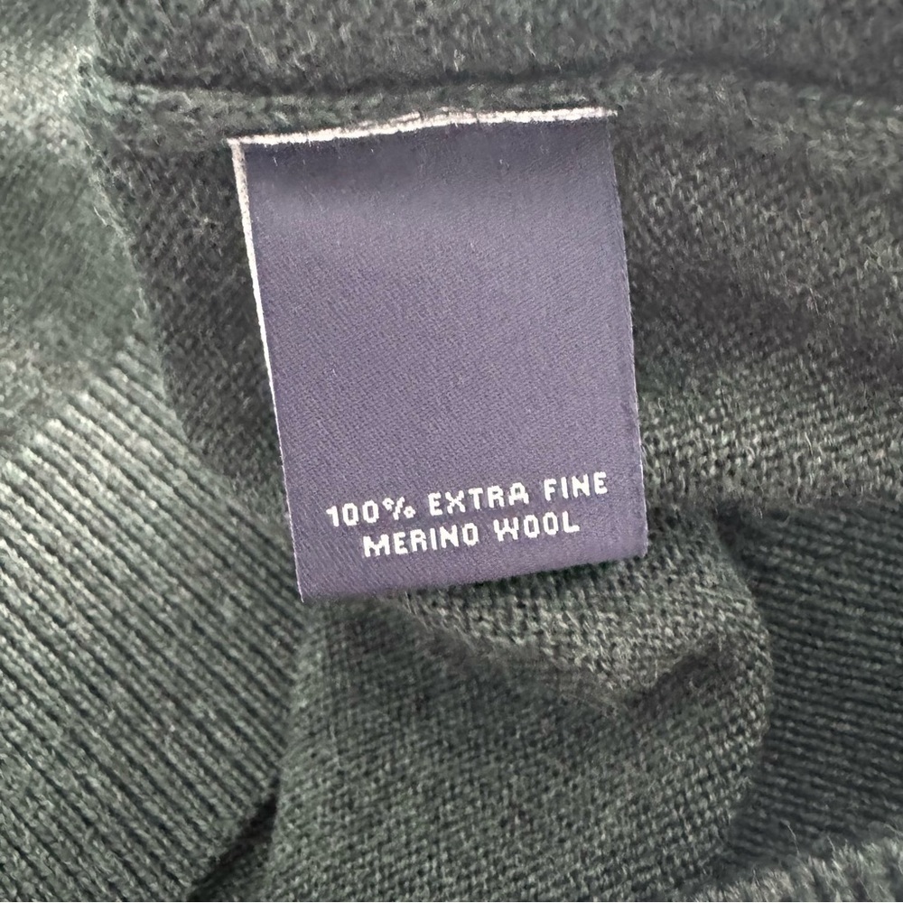 Hart Schaffner Marx Men's Dark Green Merino Wool V-Neck Sweater - Picture 7 of 7